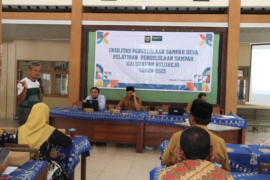SOSIALISASI PELATIHAN PENGELOLAAN SAMPAH KALURAHAN GULUREJO